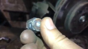 СИЛЬНЫЙ СКРЕЖЕТ ШУМ С ПЕРЕДНЕГО КОЛЕСА ЛАДА ГРАНТА ? ,ПРИЧИНА И РЕМОНТ