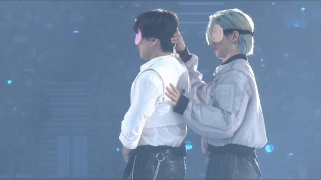 [2K] Stray Kids 3rd Fan Meeting "PILOT" Day 2 ' SKZ Blindfold Game guest the Pose !' ENG SUB смотреть онлайн