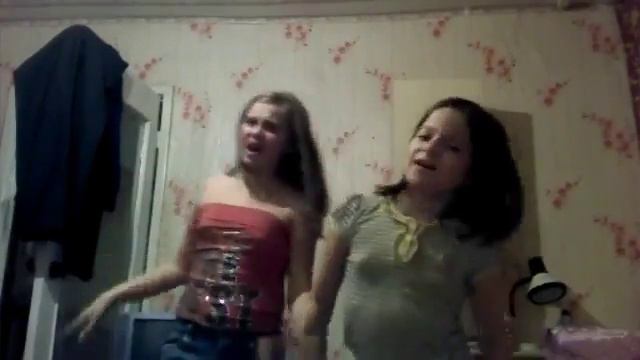 Девочка считает что она лучше всех поёт смотреть онлайн