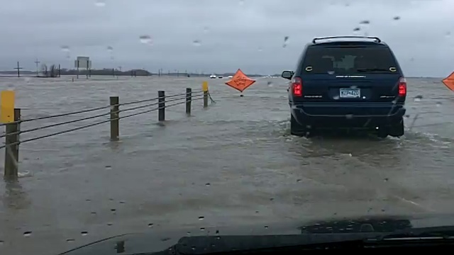 Автомобили, как в море корабли. смотреть онлайн