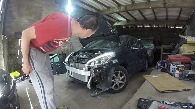 Salvage 2018 Peugeot 208 Is More Or Less Finished - Looks Like An Undercover Cop Car!!! смотреть онлайн