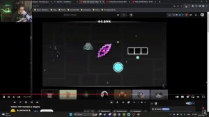 Декоди смотрит как чел поёт Я БОЛЬШЕ НЕ БУДУ
