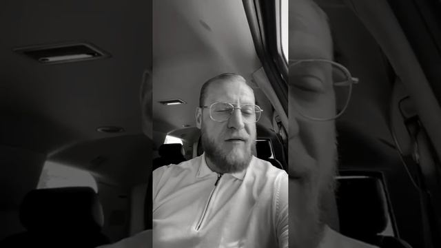 Развёрнутый ответ на оскорбление от чиновницы - Миша Маваши смотреть онлайн