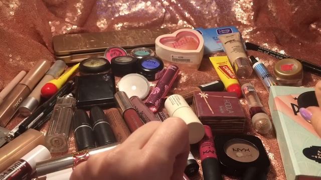 АСМР ?Смотрим косметику | Шёпот , Движение рук, тихая речь, таппинг|ASMR Make-up смотреть онлайн