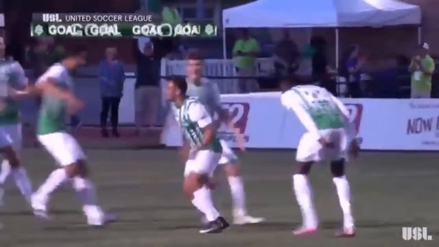 Супер гол после ввода из аута с выполнением сальто вперед смотреть онлайн