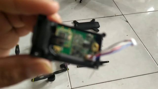 What's inside the SG700 Bongkar Drone смотреть онлайн