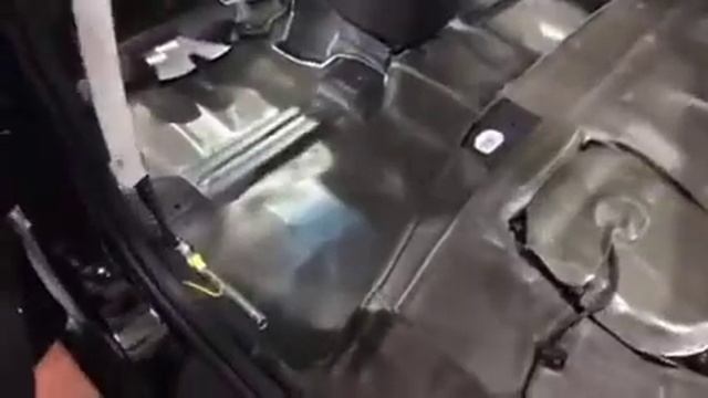 Если беспокоит повышенный уровень шума в салоне машины, то можно сделать шумоизоляцию своими руками