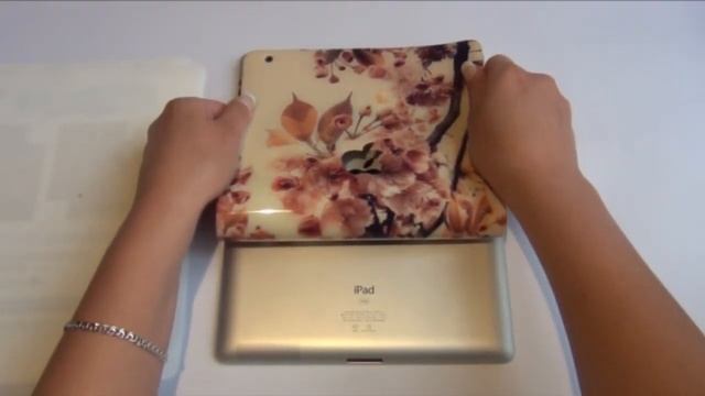 Наклейка ICE TWICE на iPad: инструкция по наклеиванию смотреть онлайн