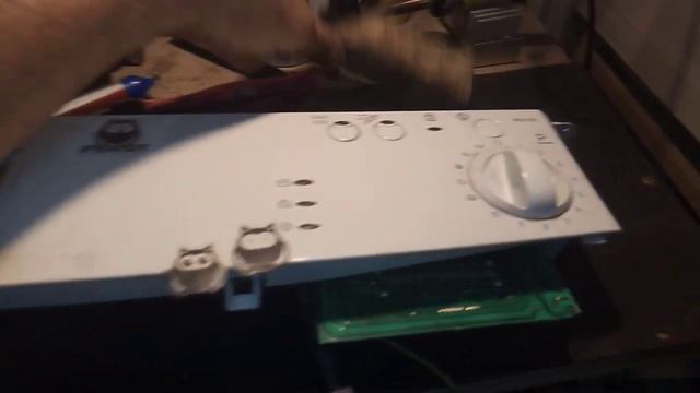 Ремонт стиральной машины индезит. Не реагирует на сброс. Ремонт модуля low end. смотреть онлайн