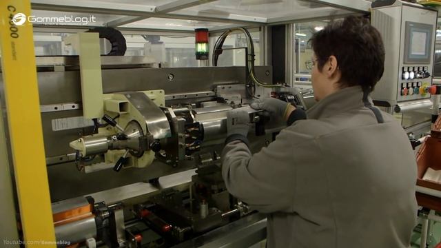 Electric Motor Engine FACTORY - HOW IT'S MADE a Renault Engine Assembly смотреть онлайн