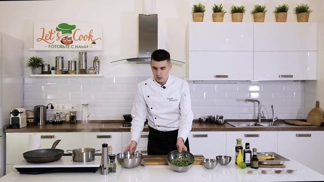 Салат "Киноа с креветками и манго" смотреть онлайн