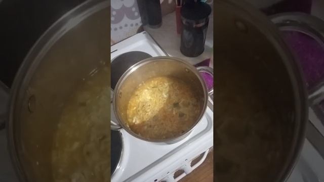 Одной пачки рамен от АТОМИ хватает нам на двоих досыта