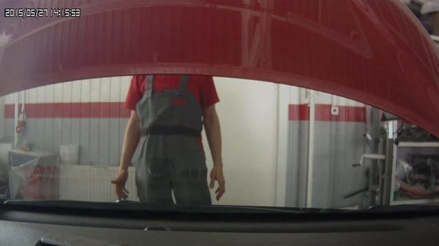 Реакция на амортизаторы капота KIA CeeD JD работника сервиса смотреть онлайн