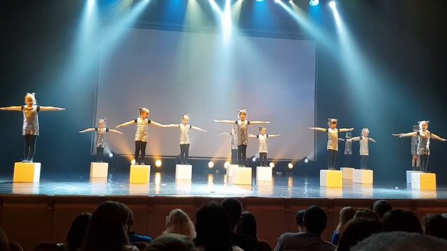 Менада - Через призму времени смотреть онлайн