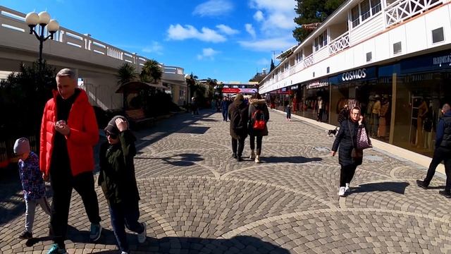 Сочи набережная, людей тьма, не выкидывайте кастрюли!!?ЛАЗАРЕВСКОЕ СЕГОДНЯ?СОЧИ. смотреть онлайн