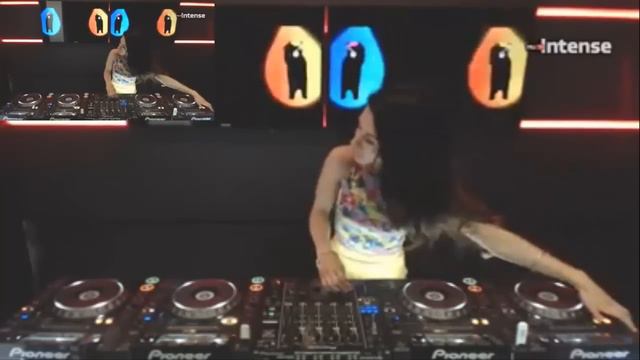 Christy Million & 4 CDJs Vol. 3 смотреть онлайн