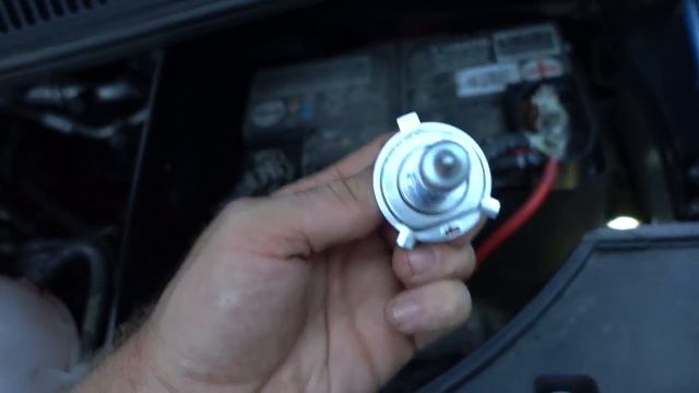 How To Change Headlight Bulb VW T5 - Volkswagen Transporter 5 смотреть онлайн