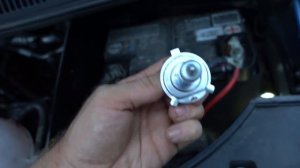 How To Change Headlight Bulb VW T5 - Volkswagen Transporter 5