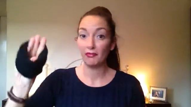 TUTORIAL: Quick, Easy Doughnut/Sock Bun For Medium Or Long Hair смотреть онлайн