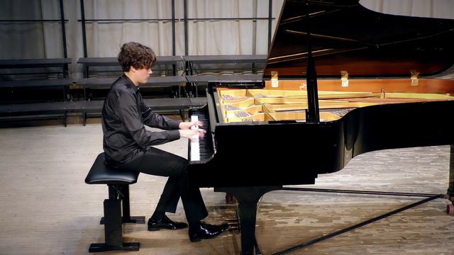 Кривоногов Алексей, 16 лет - Ф.Шопен Этюд cis-moll op.10 №4 смотреть онлайн