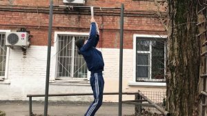 Тренировка борца со жгутом