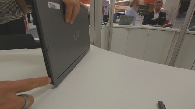 Fujitsu STYLISTIC R726 2-in-1 készülék bemutató videó смотреть онлайн