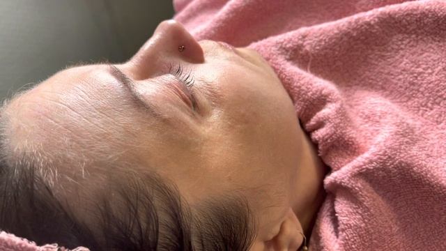 Постановка украшения на поврежденный прокол | Пирсинг Нострил | смотреть онлайн