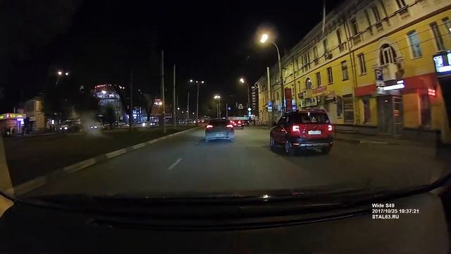 Двухкамерный видеорегистратор Neoline Wide S49 Dual - ночная съёмка, основная камера