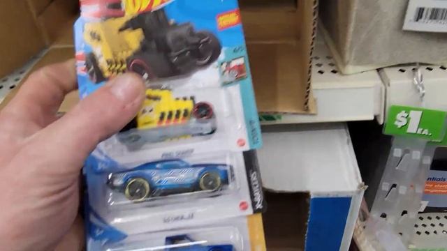 Hot Wheels Hunting/Dollar Tree/BRAND NEW D Case Box Opening/Treasure Hunt??/Exciting!! смотреть онлайн