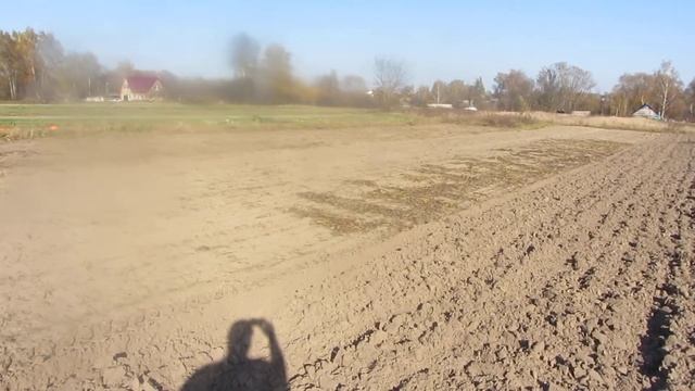 Перепахиваем огород с помощью адаптера осенью. смотреть онлайн