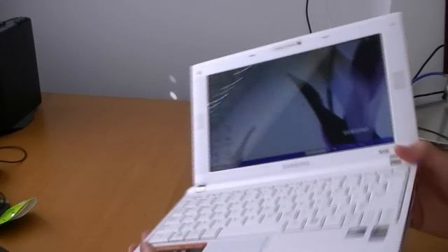 Samsung N120 Netbook First Look смотреть онлайн