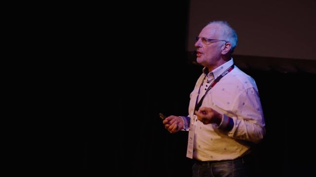 Why suicide drugs should be issued to the elderly | Philip Nitschke | TEDxDarwin смотреть онлайн