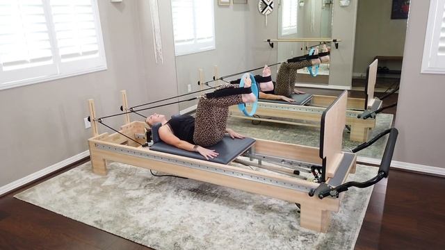 Pilates Reformer 60 Minute plus Stretch - Jumpin’ through the Hoop! смотреть онлайн