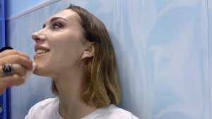 ТРЕШ МАКИЯЖ ОТ КОСМЕТОЛОГА В ГРЯЗНОМ САЛОНЕ..РЖАЧ