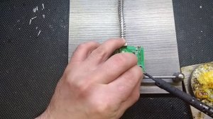 Колонка JBL  не включается, не заряжается!