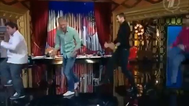 Хью Джекман танец из реклама Russian style.flv смотреть онлайн