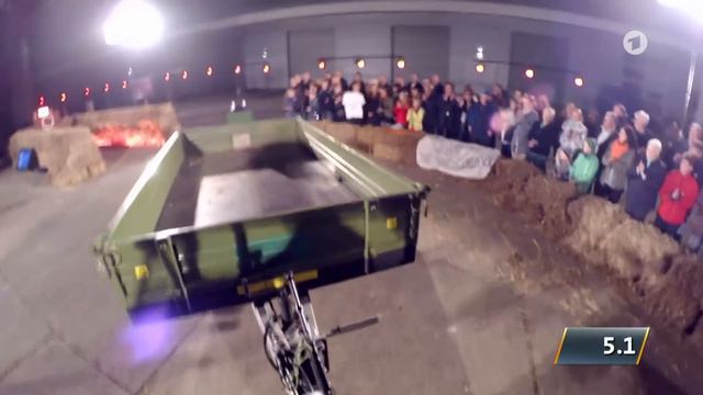 Traktor mit Anhänger einparken: Schneller als der Bergdoktor? смотреть онлайн