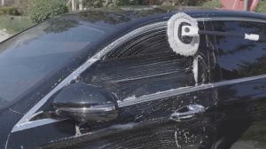 Щетка для мойки автомобиля.