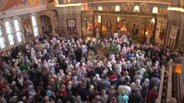 БОЖЕСТВЕННАЯ ЛИТУРГИЯ. Трансляция 4 июня (воскресенье) в 9:00 смотреть онлайн