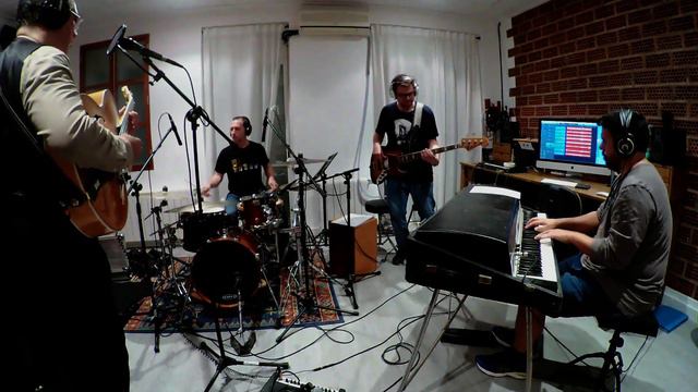 SOUL SAMURAI performing Down Here On The Ground смотреть онлайн
