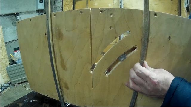 ПРИСПОСОБЛЕНИЕ ДЛЯ ПРИЖИМА МЕЛКИХ ДЕТАЛЕЙ НА РАСПИЛОВОЧНОЙ КАРЕТКЕ. смотреть онлайн