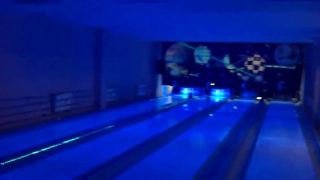 Как выбить страйк из-за спины! Нереально!! смотреть онлайн