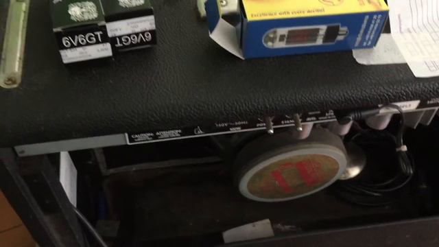 Fender Deluxe Reverb reissue HAS issues! смотреть онлайн