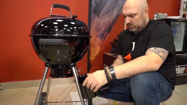 Weber Original Kettle 4710 ИЛИ Napoleon NK18K-LEG. Сравниваем угольные грили: какой гриль лучше? смотреть онлайн