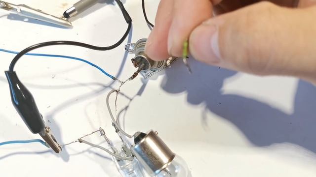 Чем СИМИСТОР отличается от ТИРИСТОРА.В чем их отличия смотреть онлайн