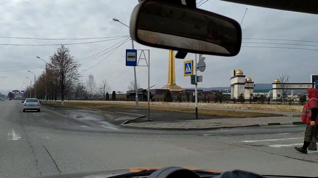Кто убирает улицы Грозного по утрам? | февраль 2020, Чечня смотреть онлайн
