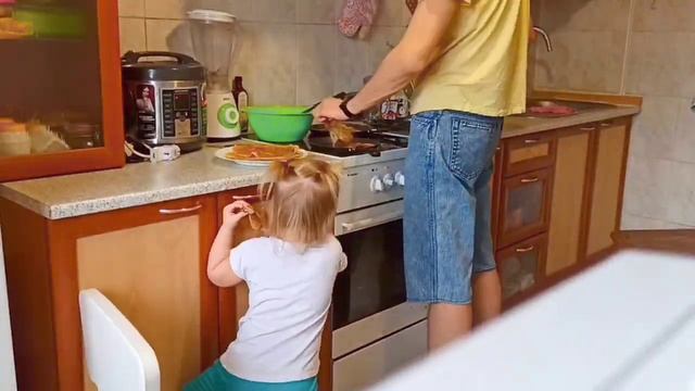 Папа в декрете. Смертельный номер! Жарим блины смотреть онлайн