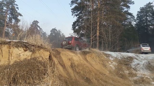 Как едет Нива после доработок... Lexus LX470, Land Cruiser 100, Nissan Terrano, Lada 4x4 смотреть онлайн