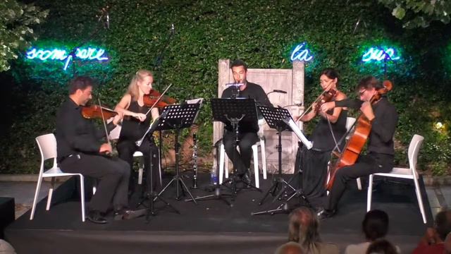 Mozart - Clarinet Quintet, K. 581 - 3. Menuetto - Anthony Friend & Philharmonia Chamber Players смотреть онлайн