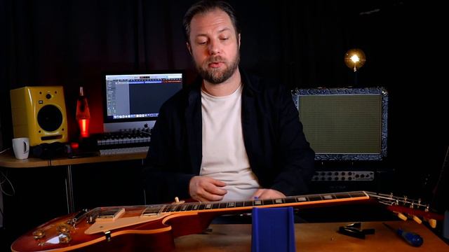 This is How I Set Up my Les Paul - Neck relief, action and intonation. смотреть онлайн